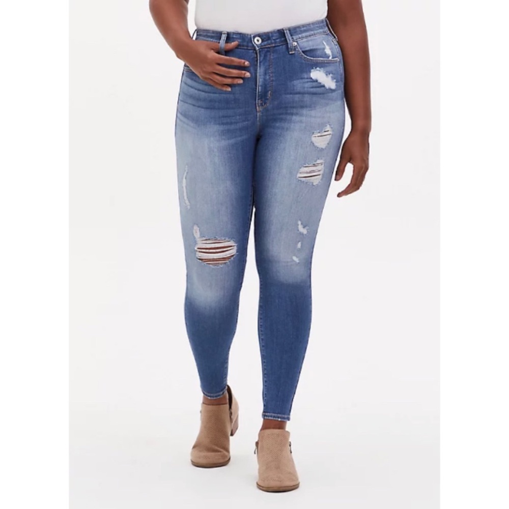 🆕 Premium Stretch Medium Wash Sky High Skinny Jeans 14 R NWT New!